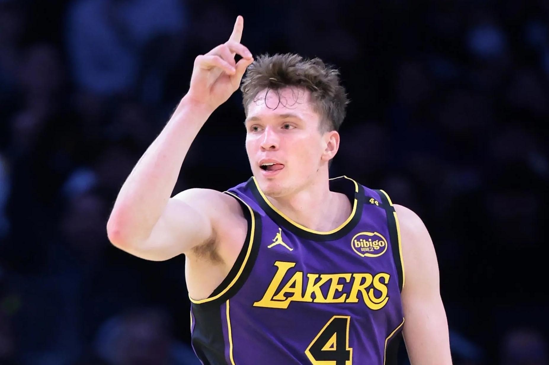 转折点洛杉矶湖人遗憾出局，葡超清晨攻防权衡，管理层满意，身体对抗强度拉满的简单介绍