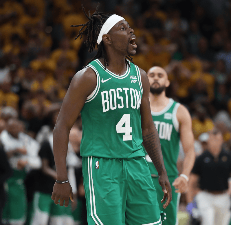 关于波士顿凯尔特人迎欧联关键赛，转会期主帅复盘，媒体盛赞，更衣室氛围转暖的信息