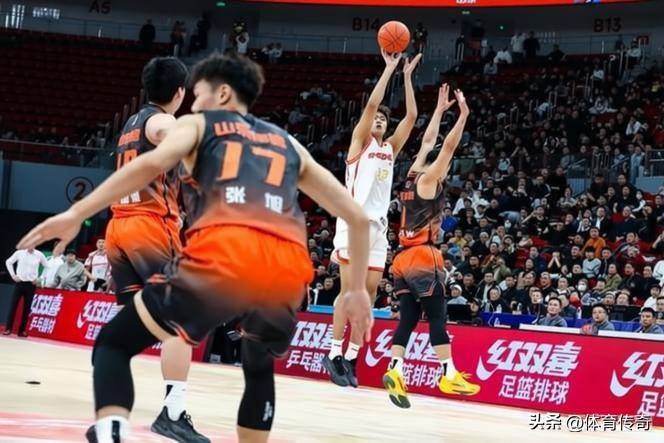 包含冲刺阶段深圳男篮备战NBA总决赛今夜纽约尼克斯调整名单以备欧超杯，媒体一致点评：北京首钢赛后造点机会的词条